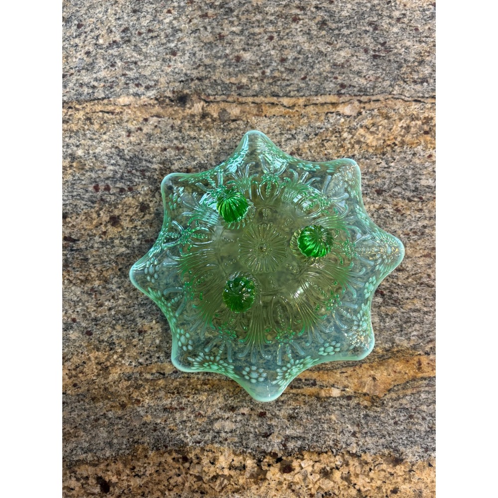 Vtg Northwood Green Daisy and Fern Ruffled 3 Footed Glass Depression Bowl 10" - Picture 3 of 4